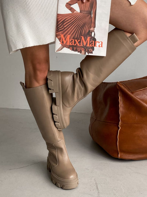 Базові шкіряні чоботи-труби LD-2165 - Shoes