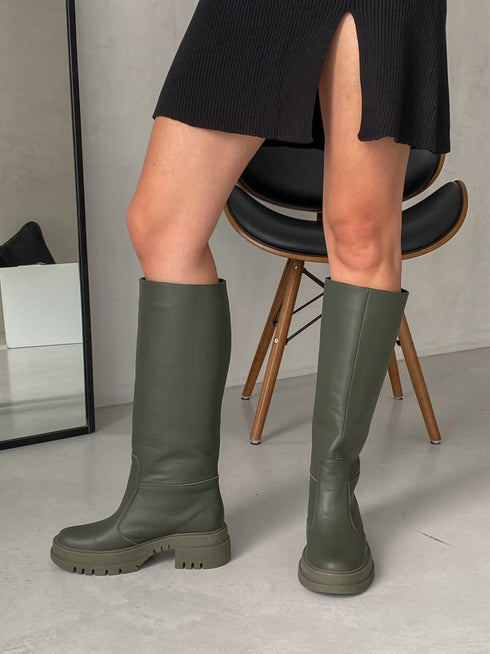 Шкіряні чоботи-труби кольору хакі LD-2162 - Shoes